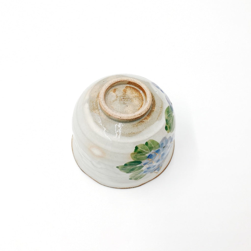 view of Shunzan Mori ceramic Hana Kiko Hydrangea Ocha Teacup base