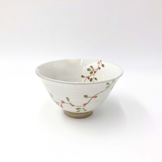 angled view of Hanatsunagi Bowl showing floral pattern