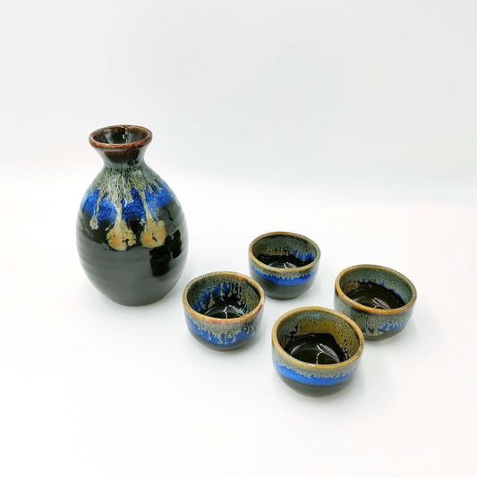 yuugata-sake-set-and-four-matching-cups