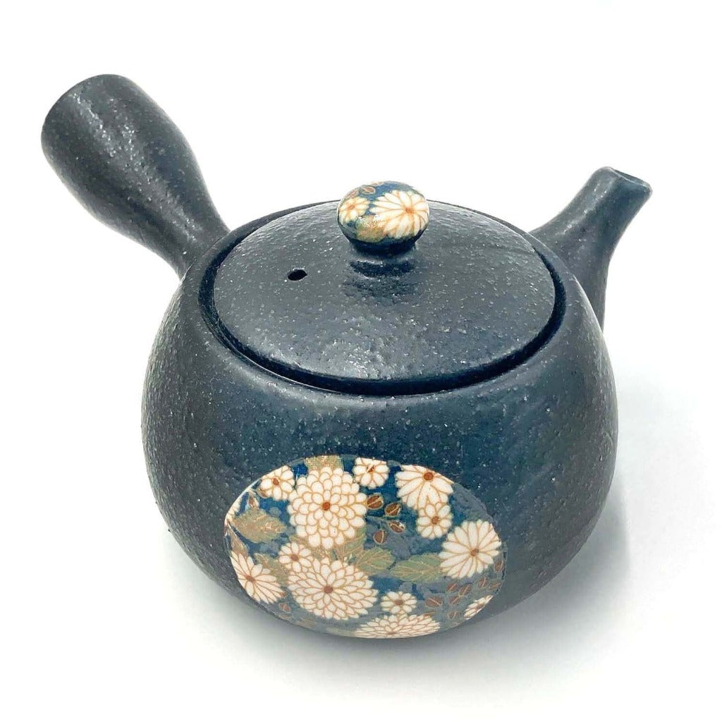 https://mizu-japan.com/cdn/shop/products/Mizu-Japan-Yokode-Kyusu-teapot-Black-floral-1.jpg?v=1694245386&width=1445