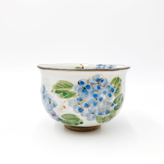 side view of Shunzan Mori ceramic Hana Kiko Hydrangea Ocha Teacup
